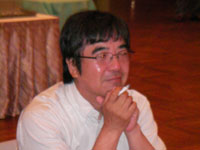 ニアピン賞を獲得し清水常務