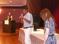 4位の元F1レーサー鈴木社長